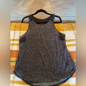 Lululemon top